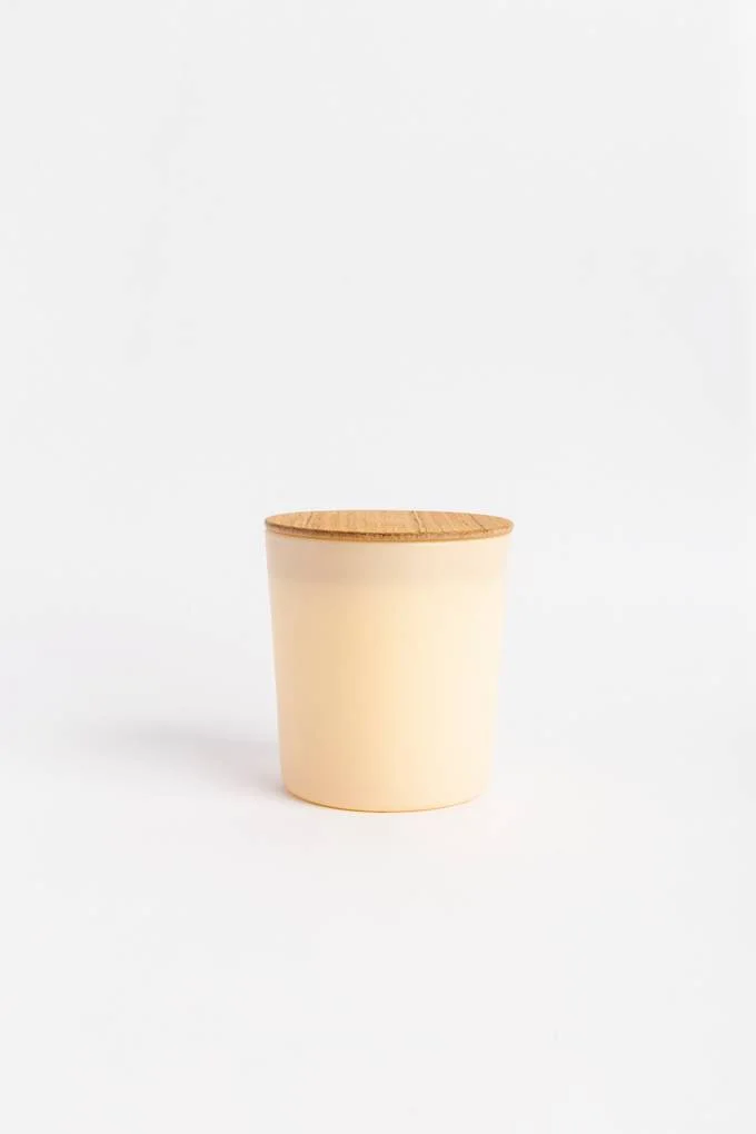 Choe Candles Iris-White Rose & Sensual Wood-300ml - Image 2